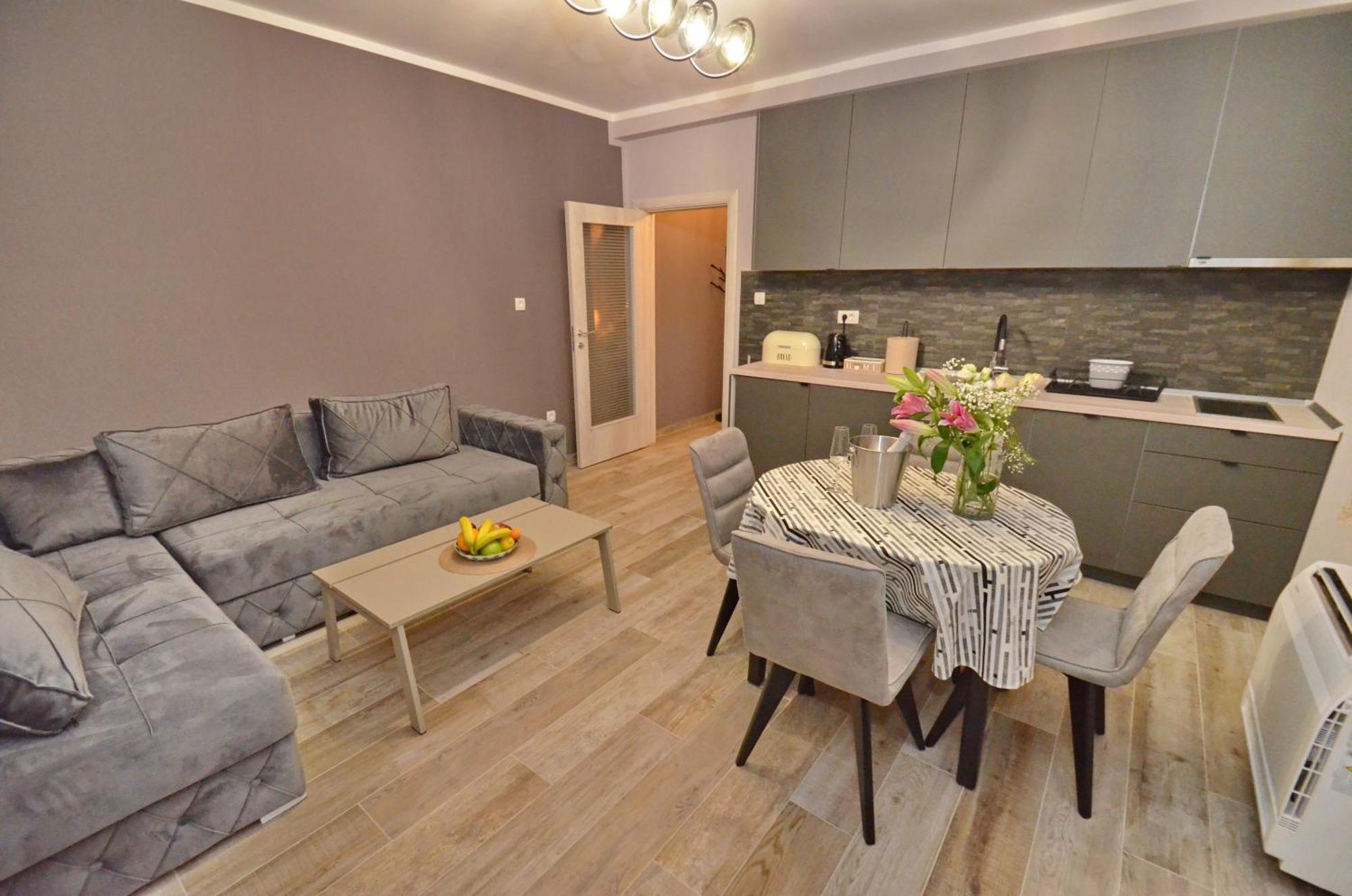 Apartments Orizzonte With Beautiful View Of The Bay โกตอร์ ภายนอก รูปภาพ