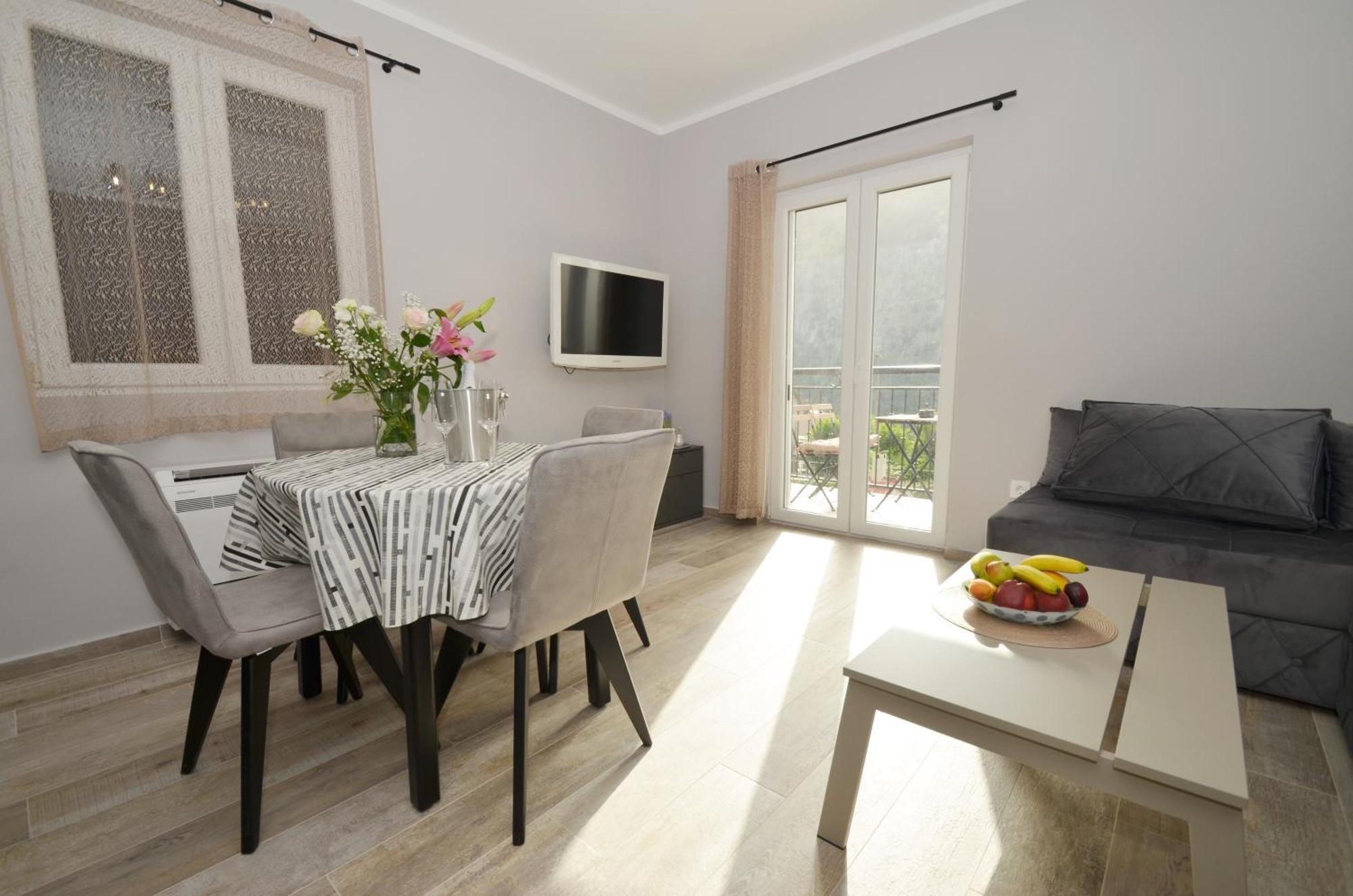 Apartments Orizzonte With Beautiful View Of The Bay โกตอร์ ภายนอก รูปภาพ