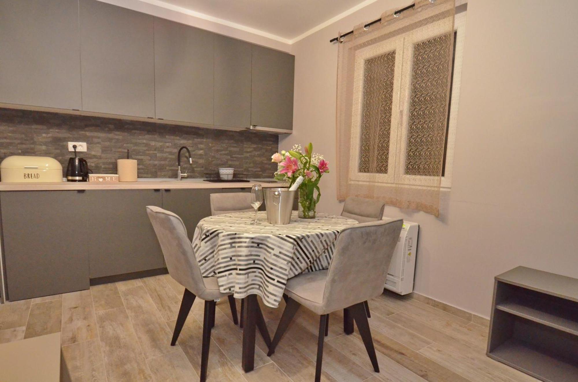 Apartments Orizzonte With Beautiful View Of The Bay โกตอร์ ภายนอก รูปภาพ