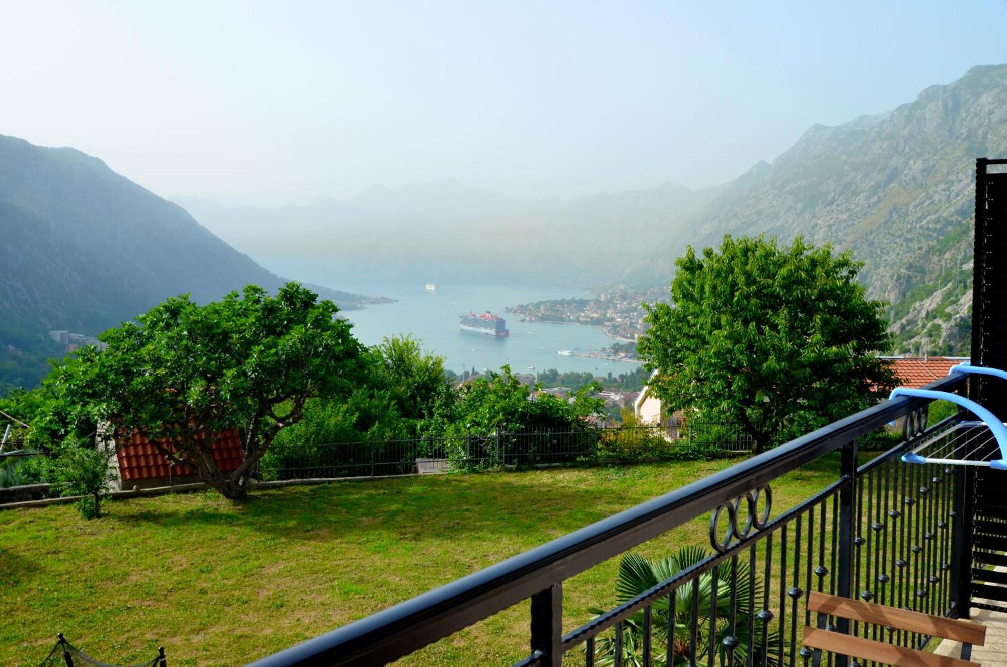 Apartments Orizzonte With Beautiful View Of The Bay โกตอร์ ภายนอก รูปภาพ