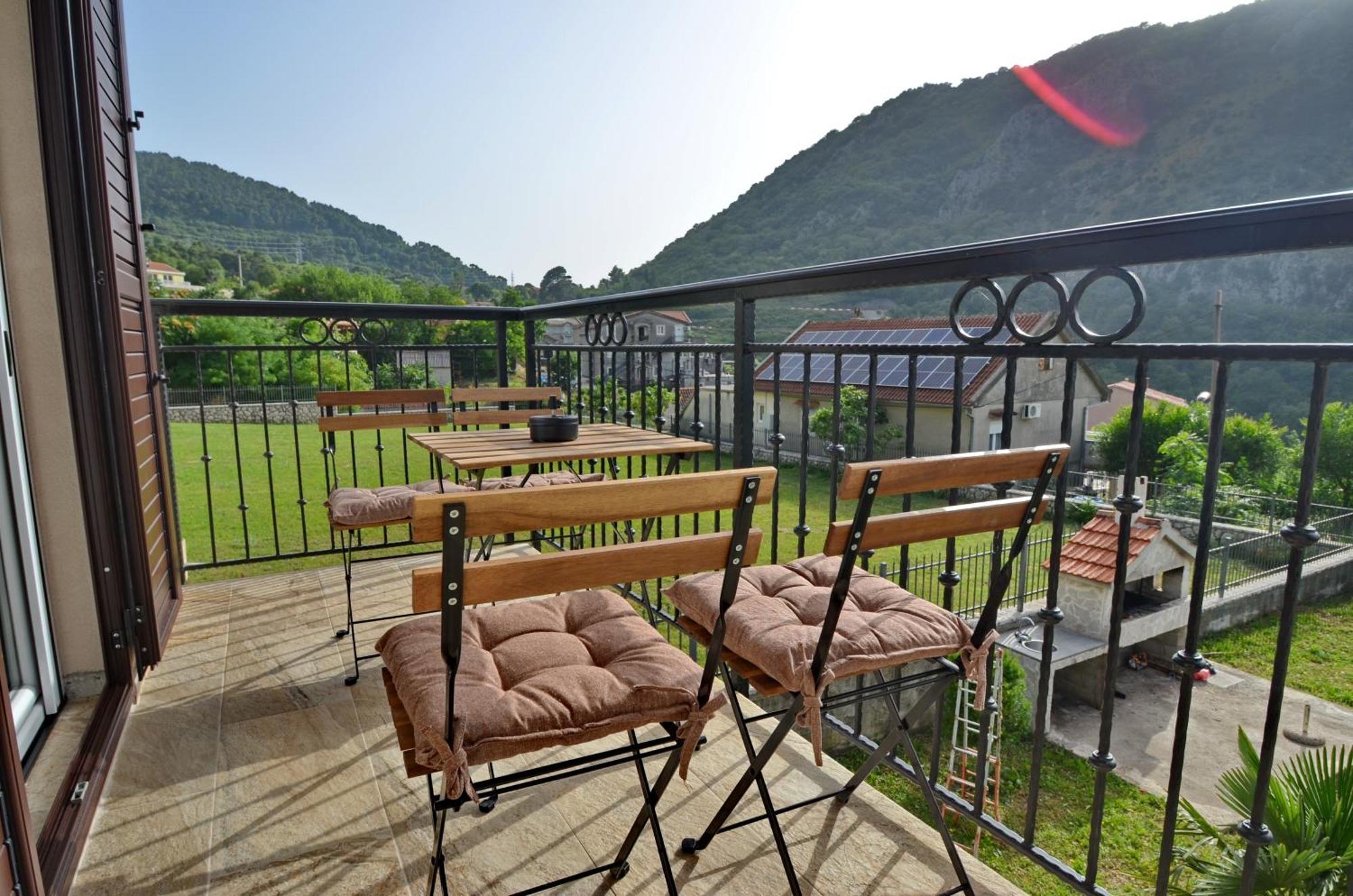 Apartments Orizzonte With Beautiful View Of The Bay โกตอร์ ภายนอก รูปภาพ