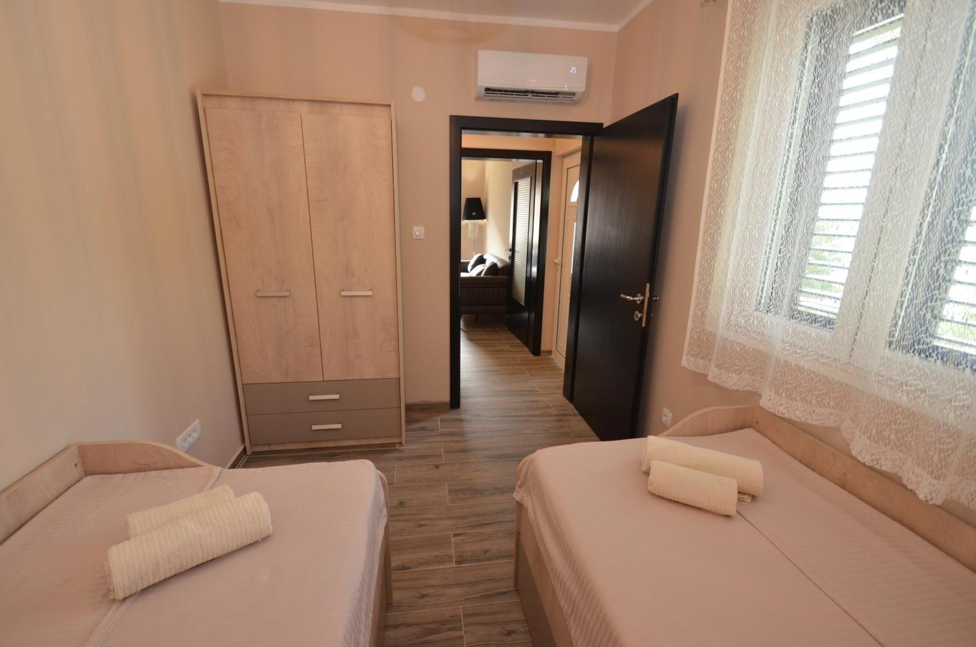 Apartments Orizzonte With Beautiful View Of The Bay โกตอร์ ภายนอก รูปภาพ
