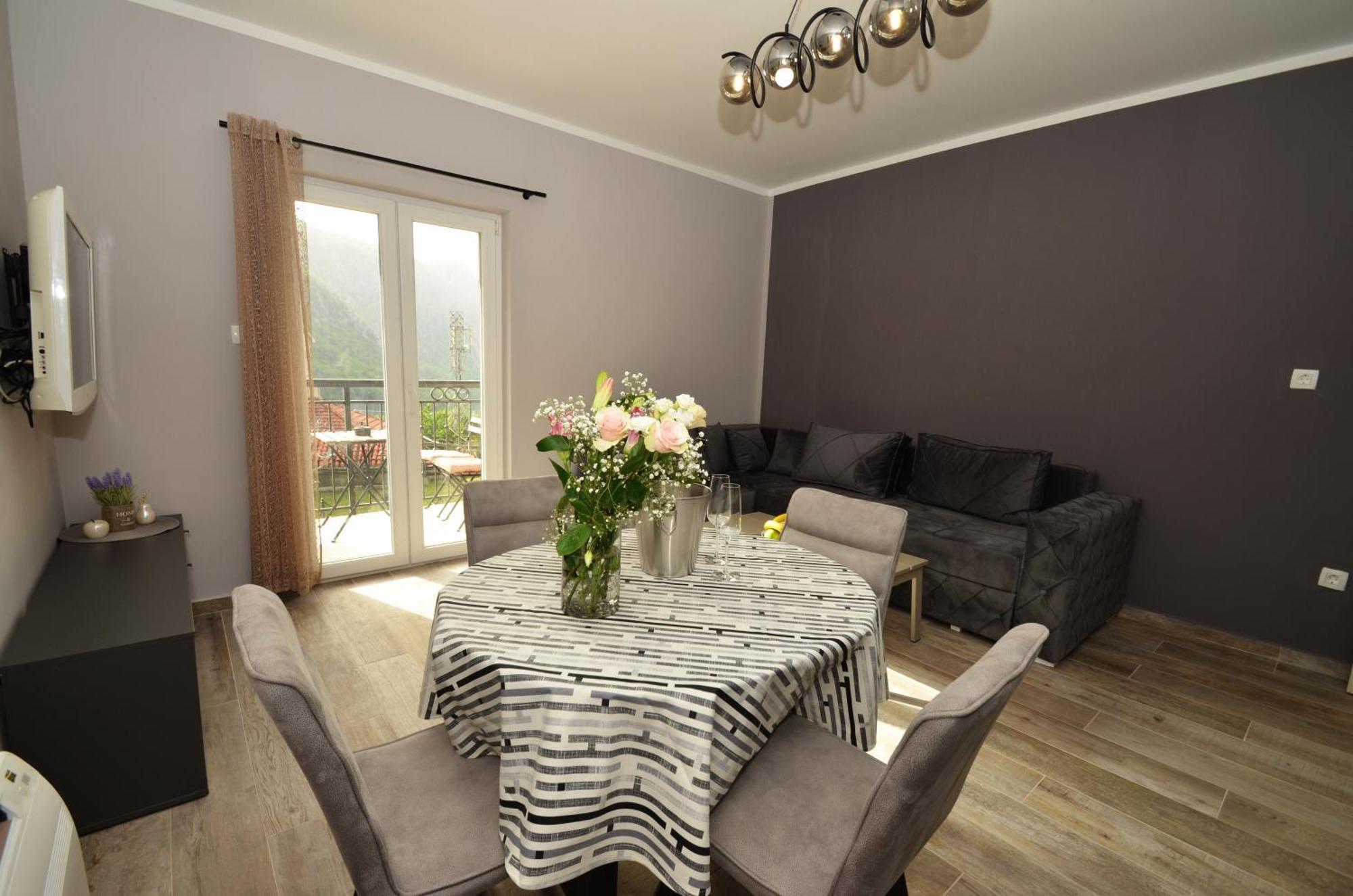 Apartments Orizzonte With Beautiful View Of The Bay โกตอร์ ภายนอก รูปภาพ
