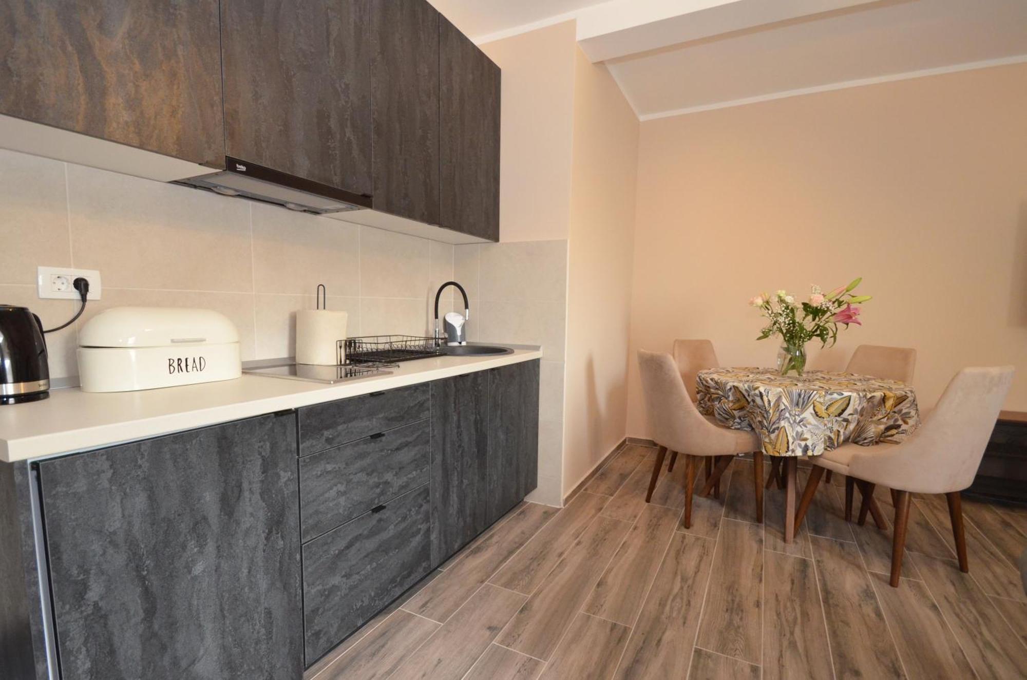 Apartments Orizzonte With Beautiful View Of The Bay โกตอร์ ภายนอก รูปภาพ