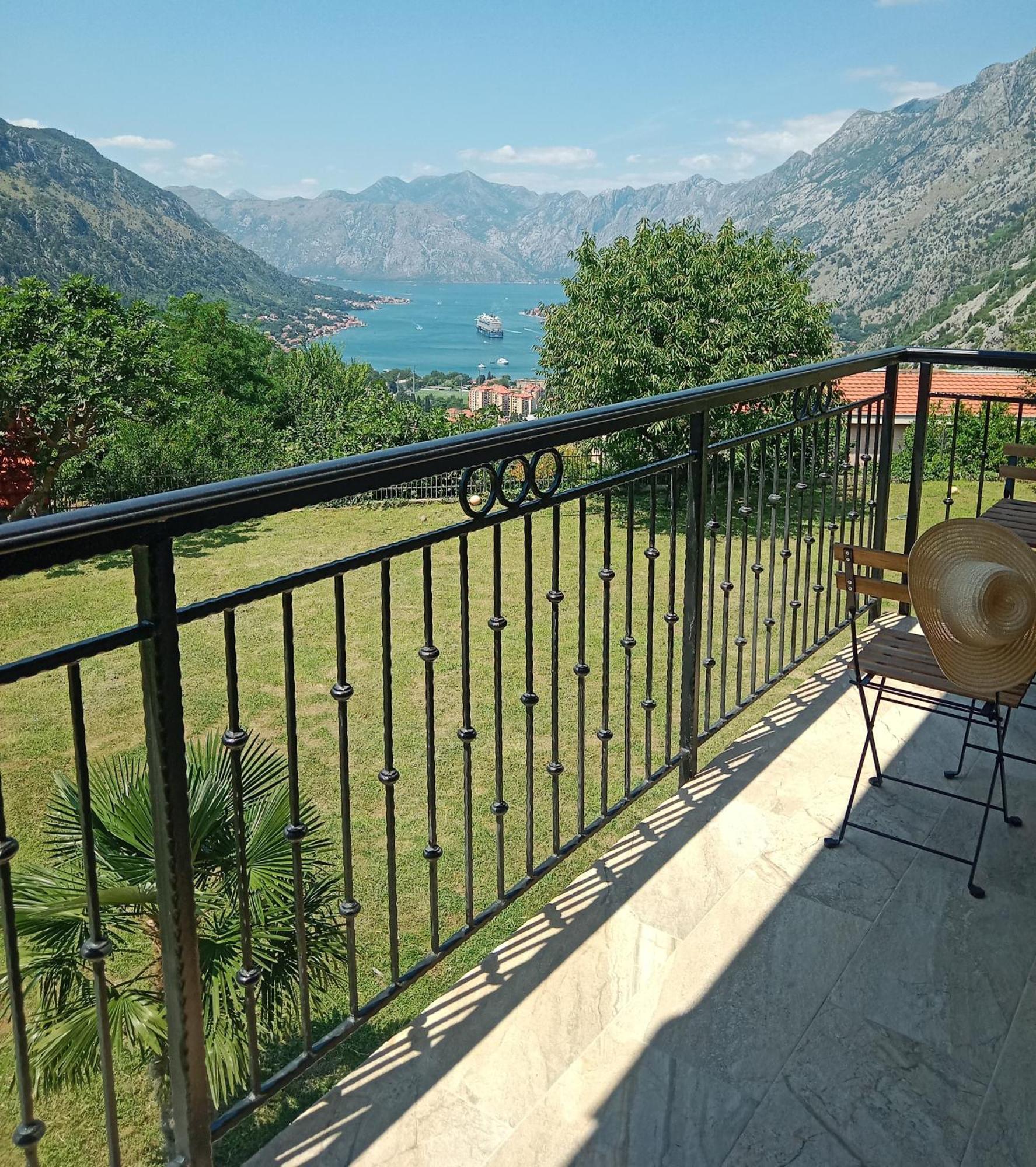 Apartments Orizzonte With Beautiful View Of The Bay โกตอร์ ภายนอก รูปภาพ